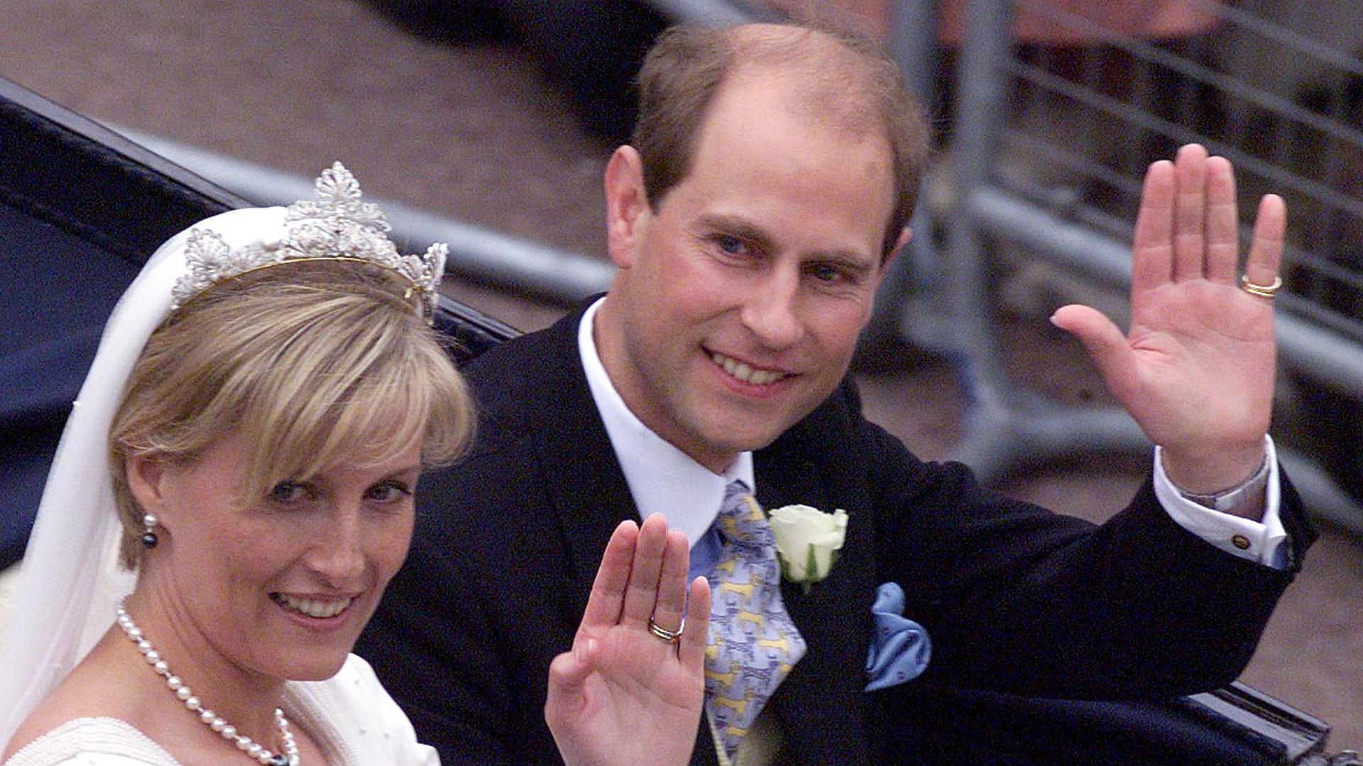 Darum küsste Prinz Edward Sophie bei der Hochzeit nicht | Promiflash.de