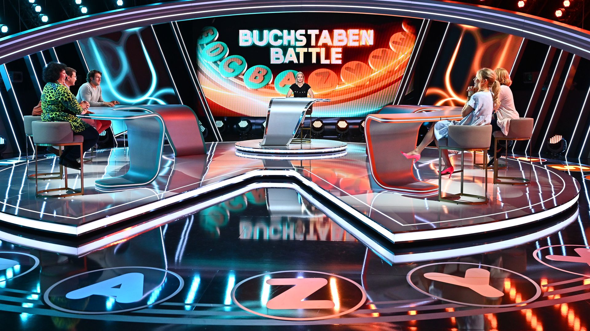 Buchstaben Battle Neue Quizshow Mit Ruth Moschner Promiflash De