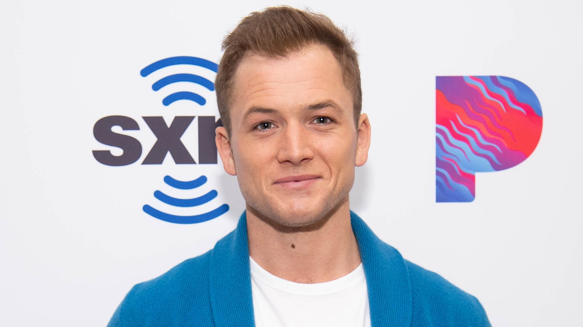 Nach Zusammenbruch Taron Egerton ist zurück auf der Bühne