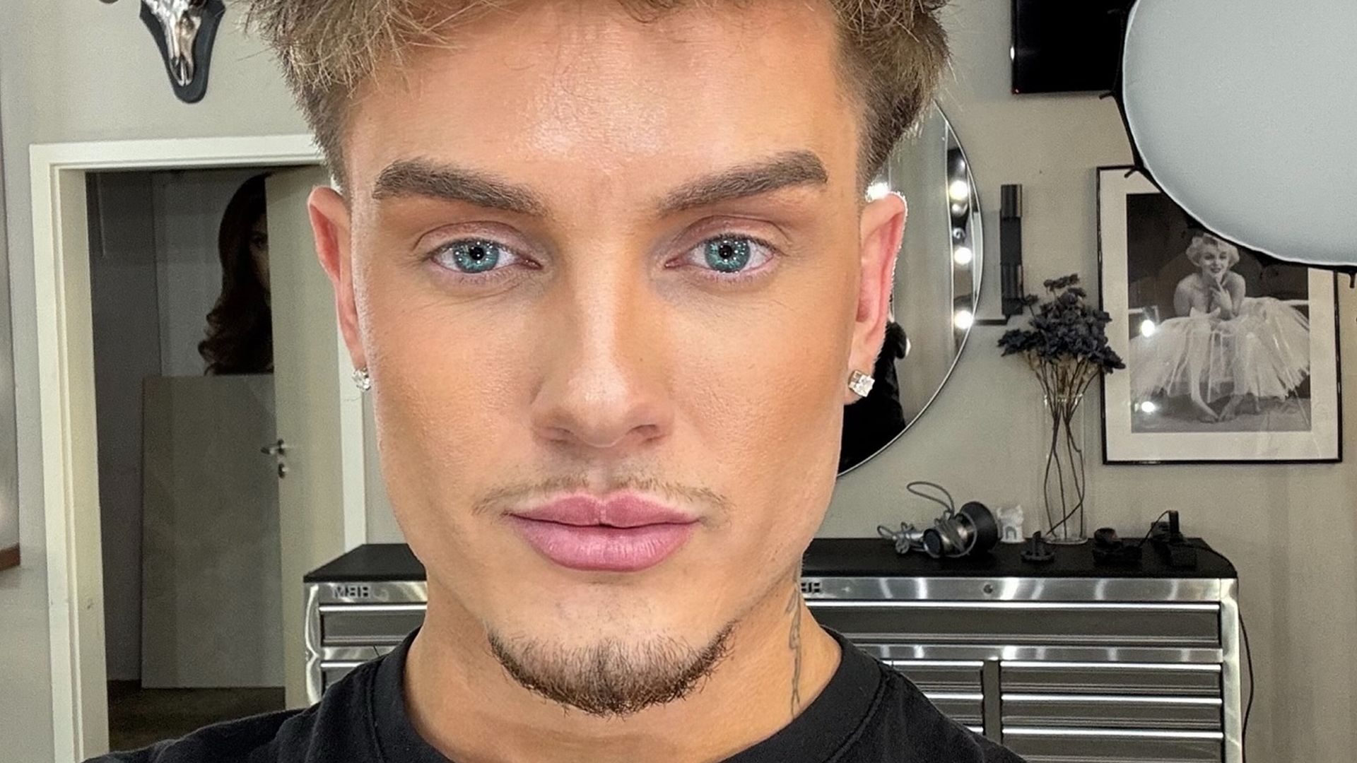 Neue-ra-Twenty4tim-pr-sentiert-stolz-seine-blonde-M-hne