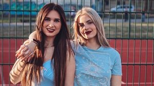 "Bin nervös": Coupleontour-Nessi fährt ohne Ina mit Baby weg