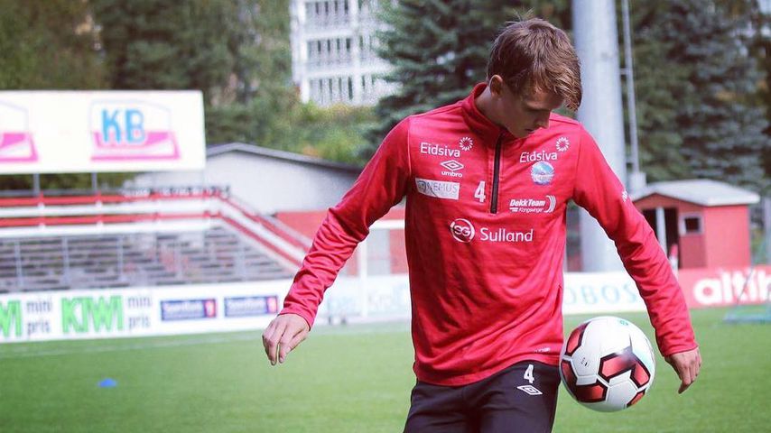 Adrian Ovlien, Fußballer