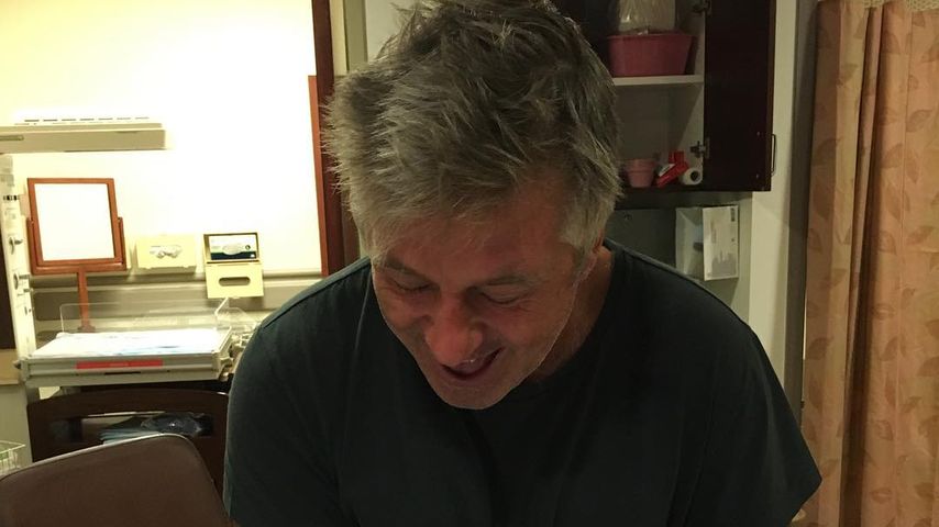Alec Baldwin mit seinem neugeborenen Sohn Leonardo