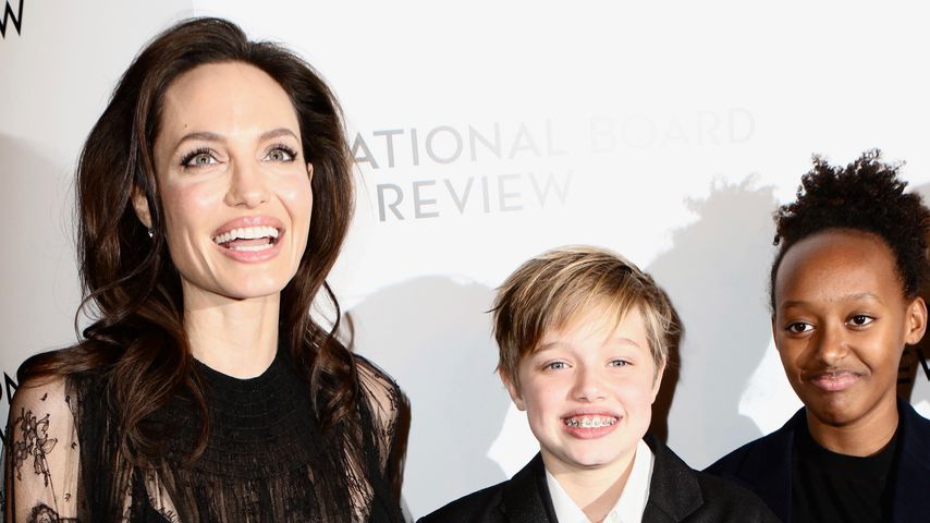 Angie Jolie mit Töchtern auf Red-Carpet: Brad stinksauer!