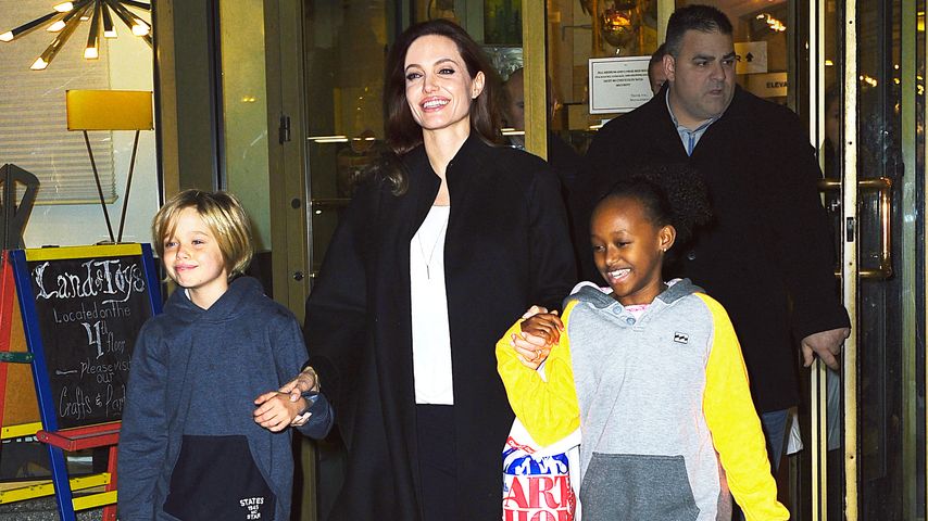 Angelina Jolie, Shiloh Jolie-Pitt und Zahara Marley Jolie-Pitt