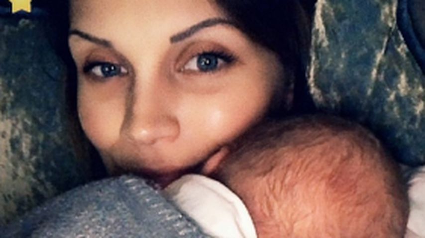 Anna-Maria Zimmermann summt Baby Matti in den Schlaf!