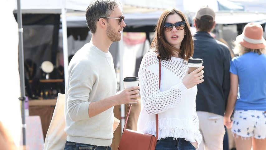 Anne Hathaway und Adam Shulman auf dem Farmer's Market