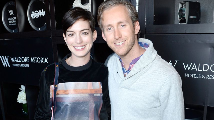 Anne Hathaway und Adam Shulman