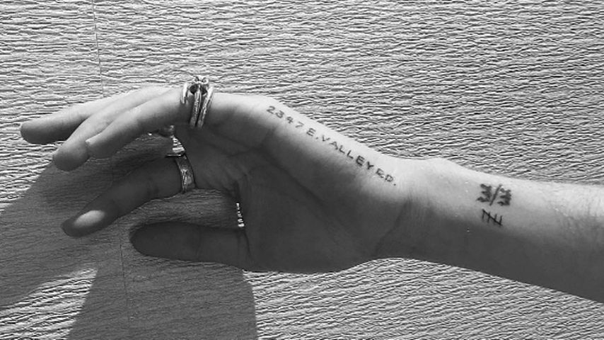 Anwar Hadids Hand-Tattoos