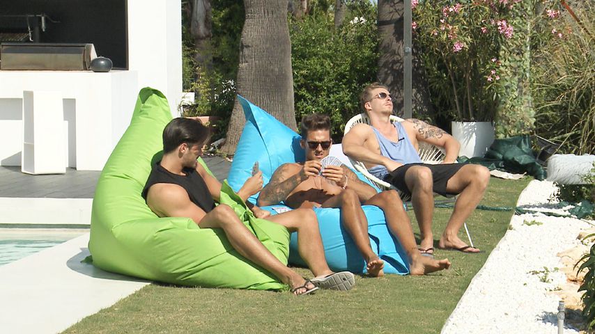 Arnold, Marco und David bei "Die Bachelorette", Folge 5
