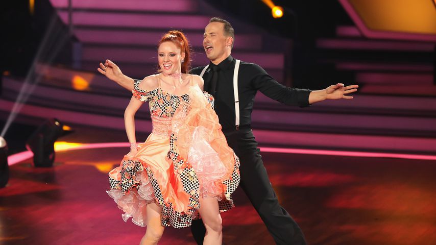 Barbara Meier und Sergiu Luca in der 2. Folge von "Let's Dance"
