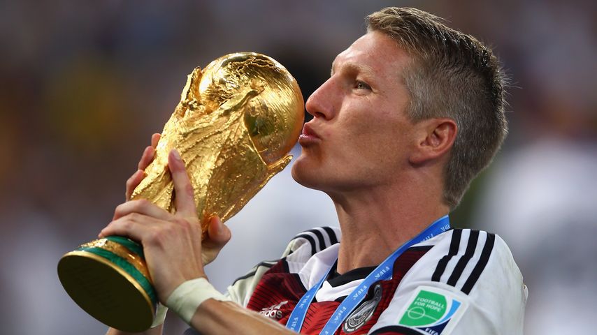 Bastian Schweinsteiger mit dem WM-Pokal 2014