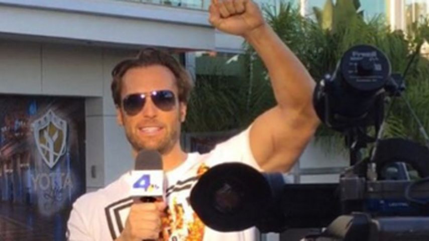 Bastian Yotta bei Dreharbeiten in seinem Haus in L.A.