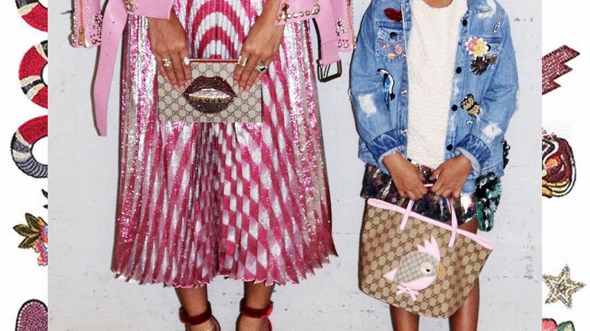 Beyonce und Blue Ivy posieren mit ihren Handtaschen