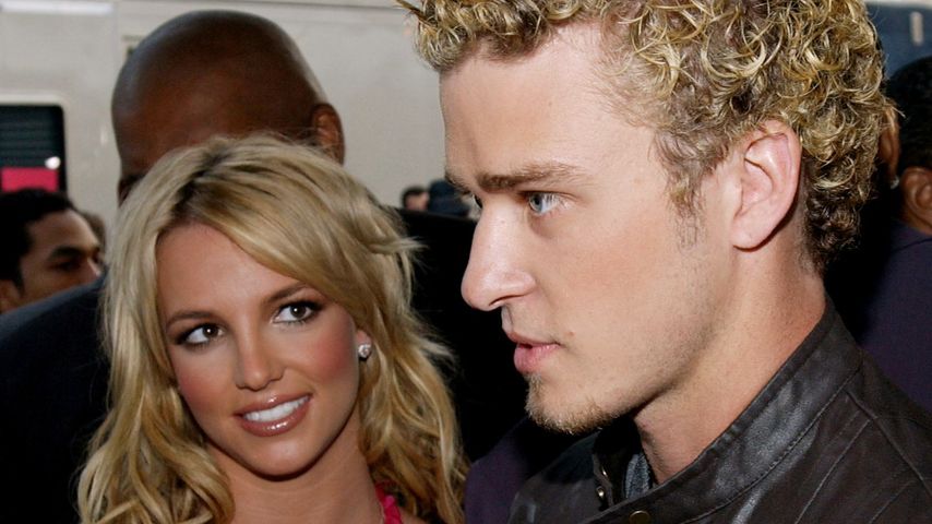 Britney Spears und Justin Timberlake bei den AMAs 2002