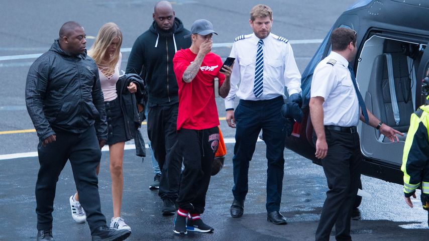 Bronte Blampied auf dem Weg zum V-Festival mit Justin Bieber