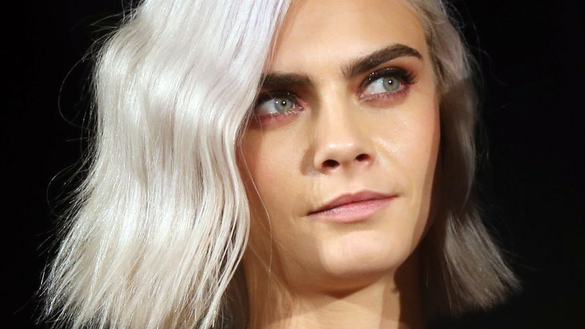 Cara Delevingne mit kinnlangen Haaren