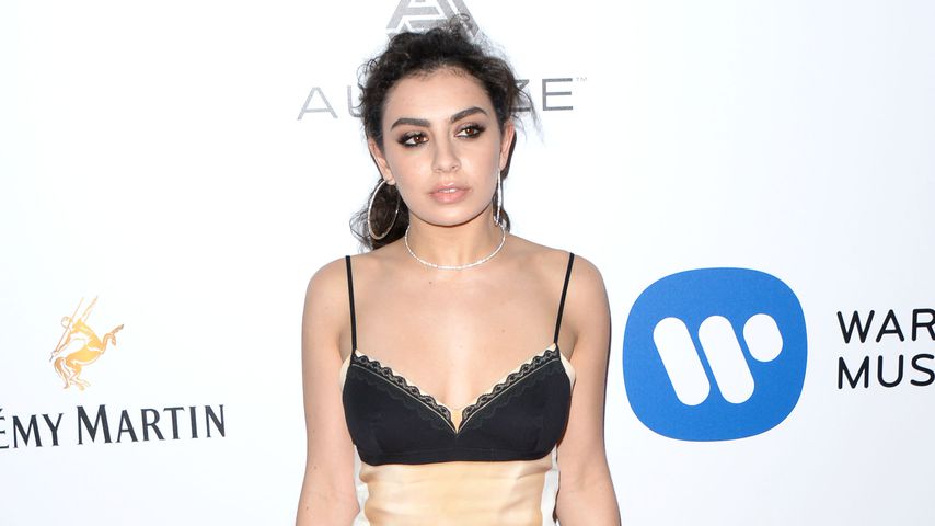 Charli XCX bei der Warner Music Group Grammy Party in Los Angeles