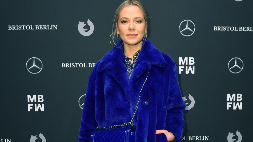 Schauspielerin Cheyenne Pahde auf der Riani-Fashionshow in Berlin