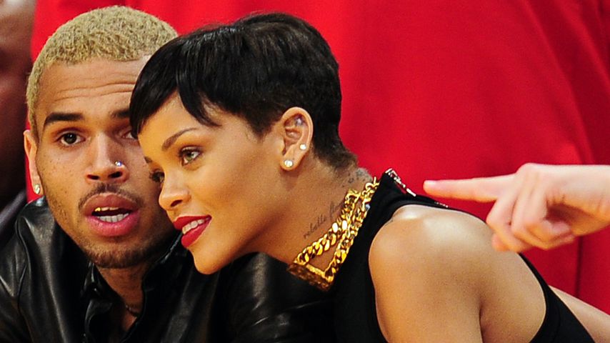 Chris Brown und Rihanna bei einem Basketballspiel 2012
