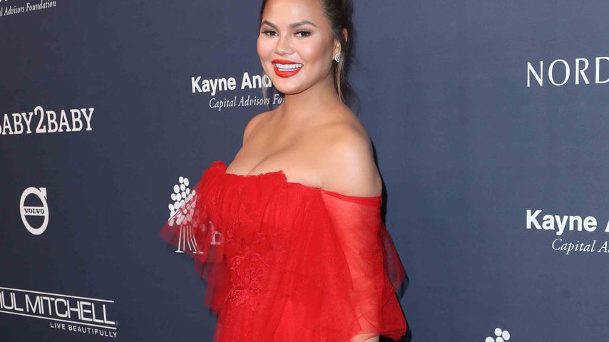 Schwanger mit 2. Baby? Fans gratulieren Chrissy Teigen schon