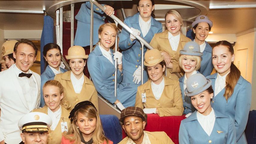 Kimye feiern mit: Chrissy Teigens coole Flugzeug-Bday-Party!