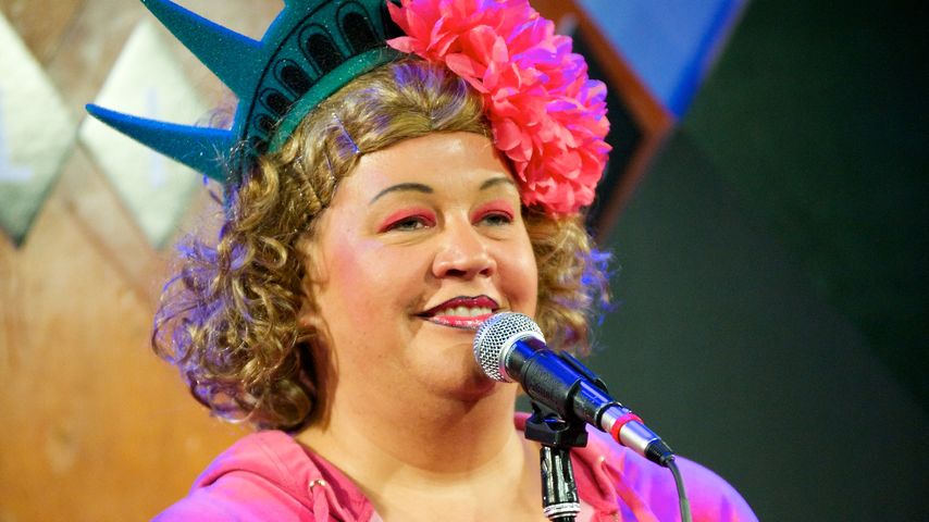 Cindy aus Marzahn mit Krönchen