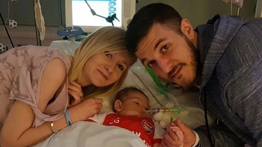 Connie Yates und Chris Gard mit Baby Charlie