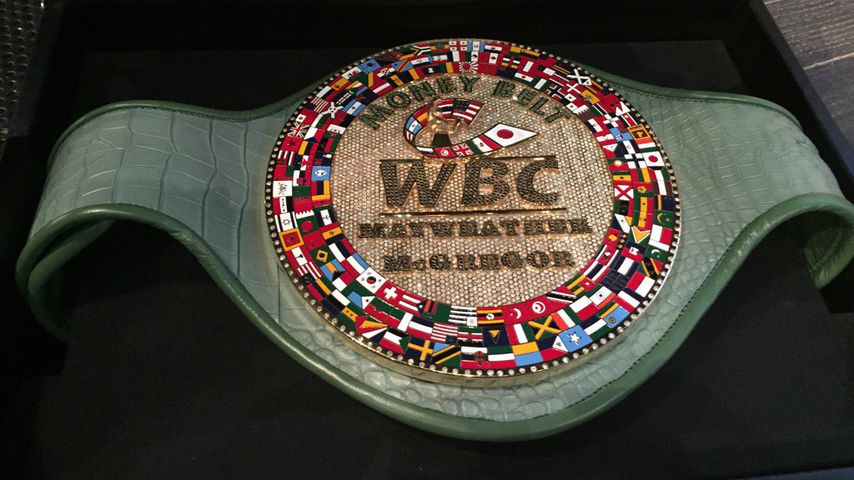 Der Gürtel für den Kampf Floyd Mayweather Jr. gegen Conor McGregor