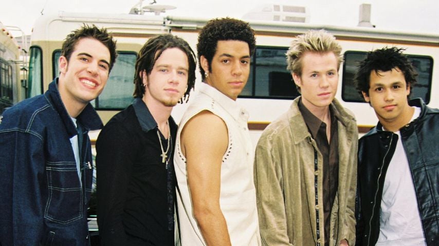 Erkannt? Dieser heiße Muskelmann ist OTownSänger Ashley Promiflash.de