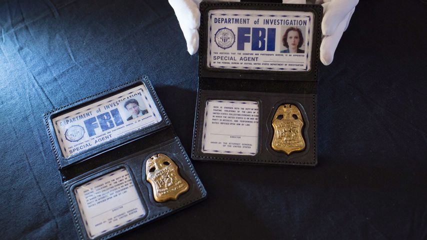 Die FBI-Ausweise von Scully und Mulder (X Files) bei einer Londoner Auktion im Jahr 2016