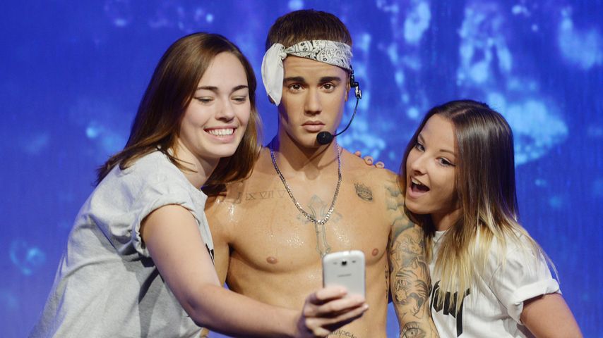 Die Figur ist ein beliebtes Selfieobjekt