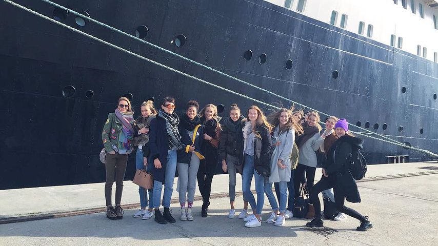 Die GNTM-Kandidatinnen von 2017 vor dem "Luxus-Boot"
