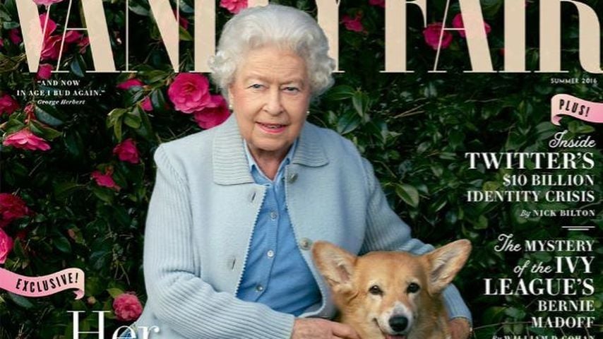 Queen Elizabeth II. mit ihren Hunden auf der Vanity Fair