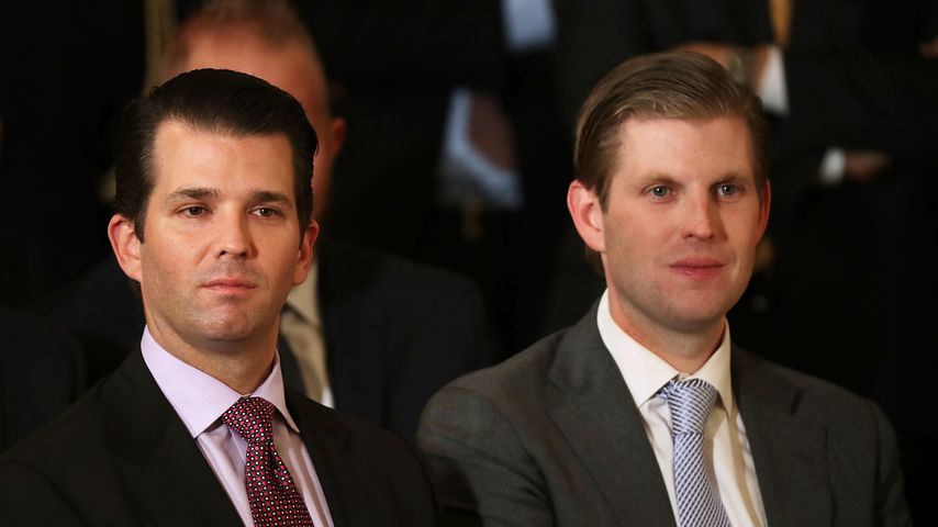 Donald Trump Jr. und Eric Trump bei einer Zeremonie im Weißen Haus
