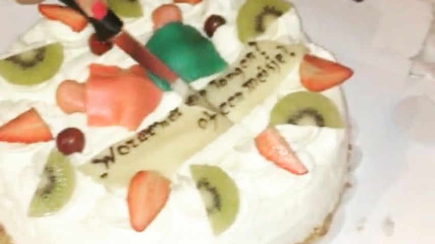 Die Torte, mit der Rafael van der Vaart und Estavana Polman das Geschlecht ihres Baby enthüllten