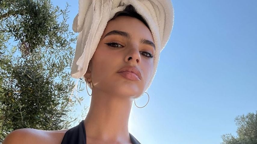 Emily Ratajkowski teilt einen Urlaubsschnappschuss, Juli 2025