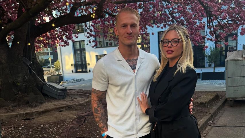 Enyadres mit ihrem Verlobten Jakob, April 2025