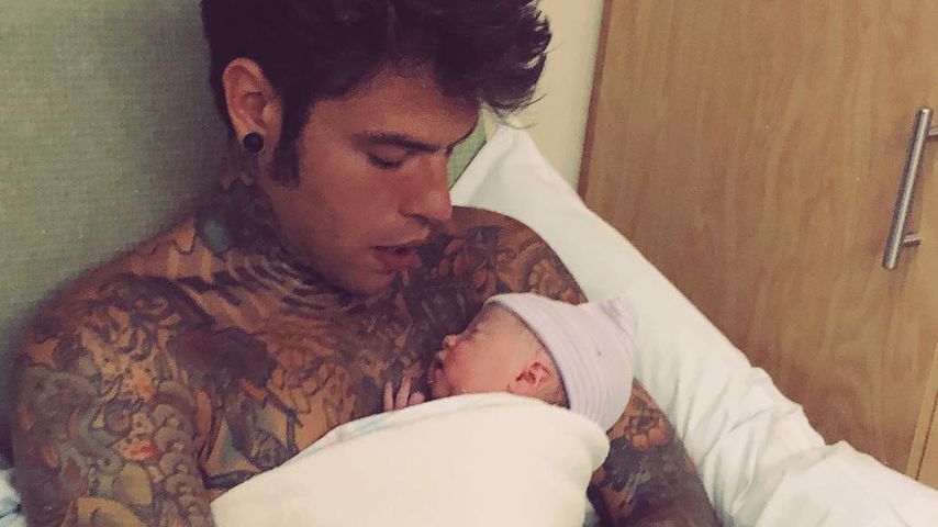Fedez mit Sohn Leone