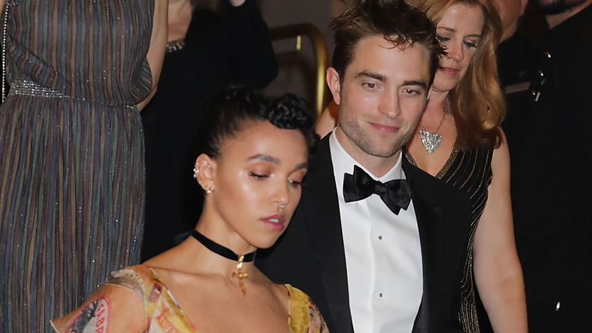 Sängerin FKA Twigs und Schauspieler Robert Pattinson