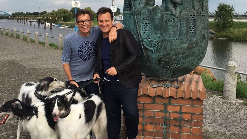 Frank Mutters und Guido Maria Kretschmer mit ihren Windhunden