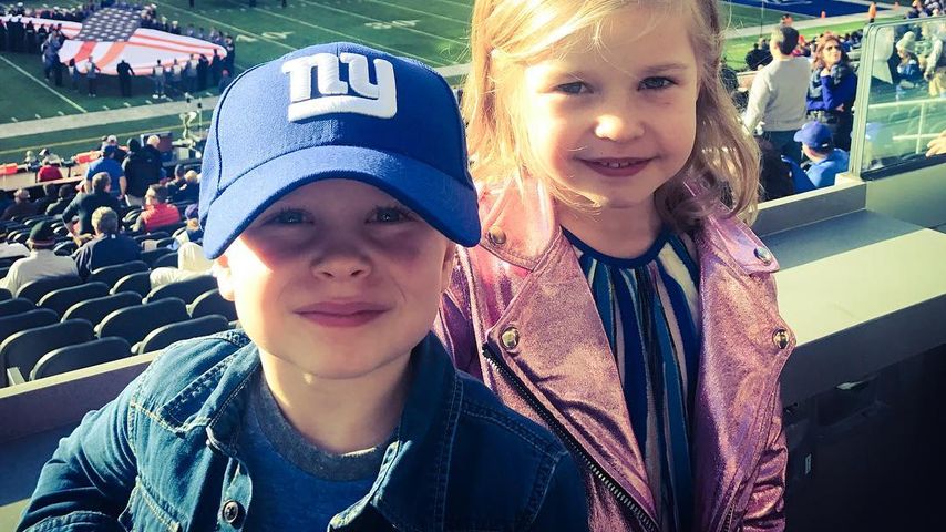 Gideon und Harper Burtka-Harris beim Football