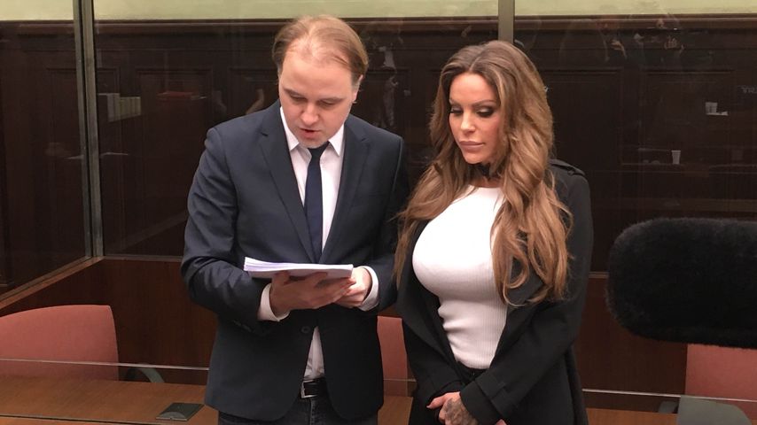 Gina-Lisa Lohfink und ihr Anwalt Burkhard Benecken im Kammergericht Berlin