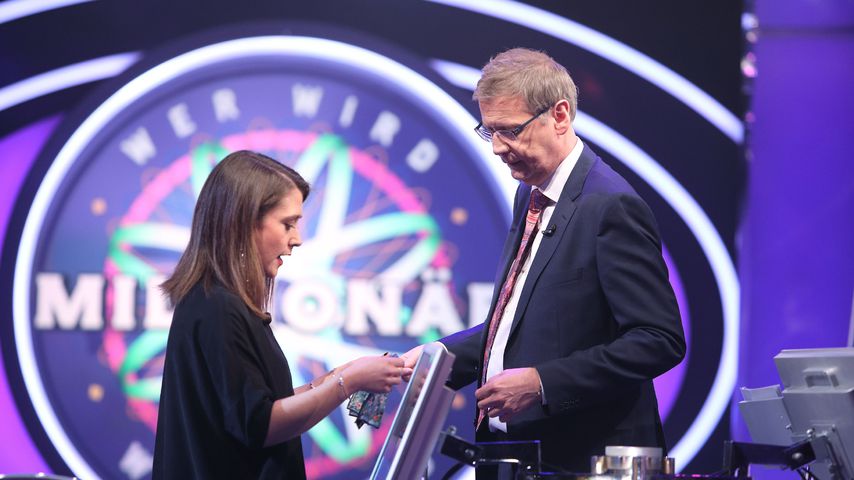 Günther Jauch (r.) mit "Wer wird Millionär"-Kandidatin Laura Brodda