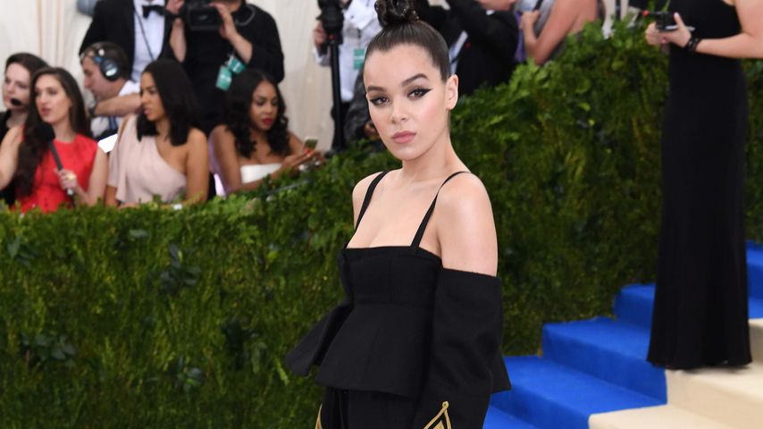 Hailee Steinfeld bei der Met Gala 2017