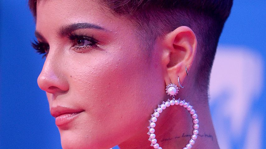 Flirtet PromiCasanova John Mayer etwa mit Sängerin Halsey? Promiflash.de