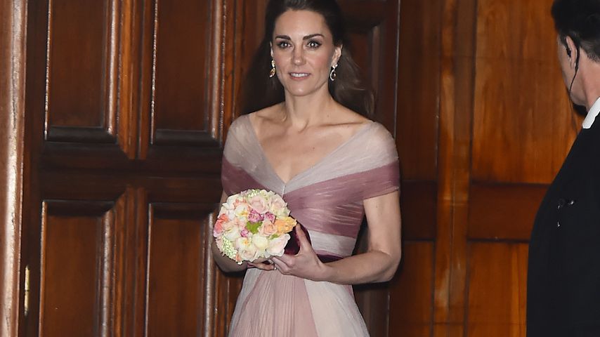 Wie Märchen-Prinzessin: Herzogin Kate in Traum aus Rosa