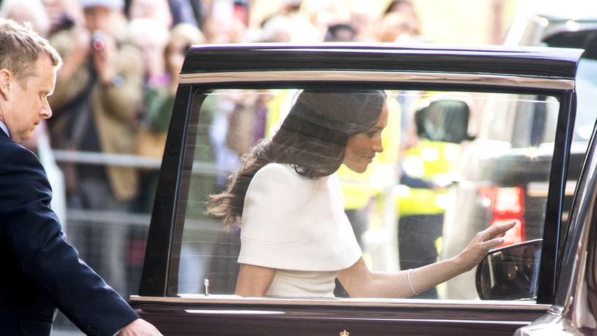 Mögliche Gefahr! Meghan darf Autotür nicht selbst schließen