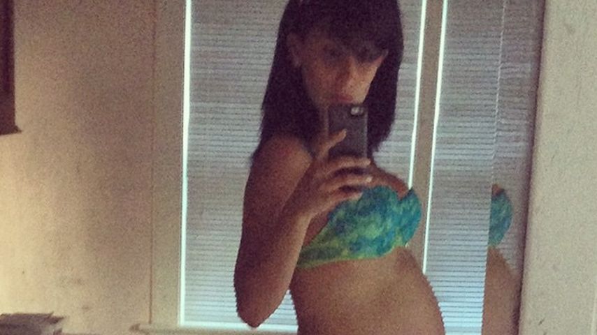 Hilaria Baldwin mit Babybauch Nummer Eins
