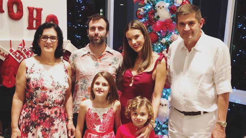 Jamie Mazur und Alessandra Ambrosio mit ihrer Familie an Weihnachten 2017